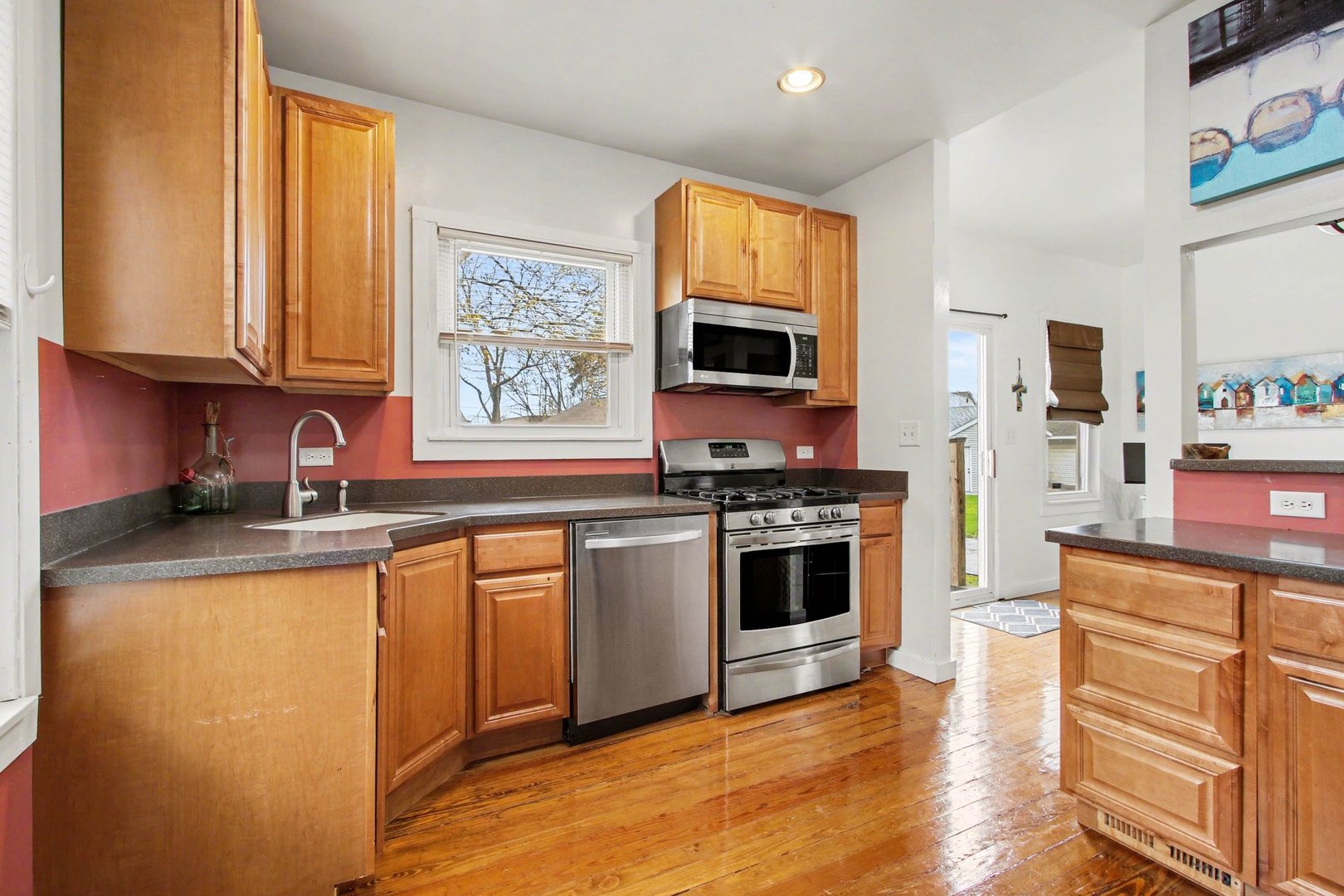 120 S Kinzie Street Property Photo 11