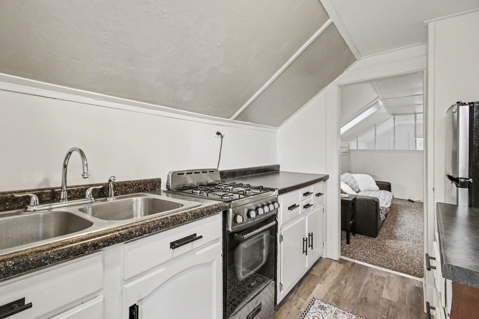 120 S Kinzie Street Property Photo 17