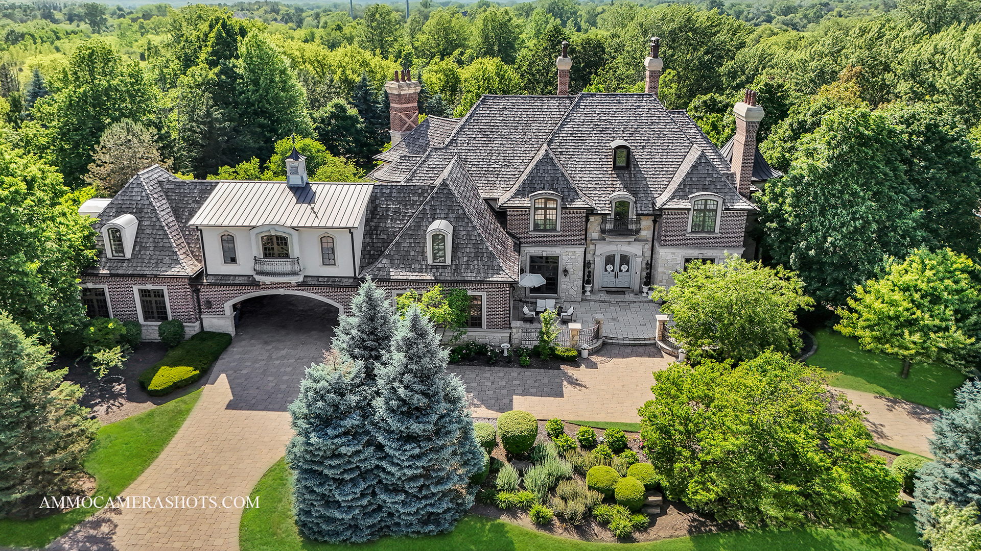 8 Brooke Lane Property Photo 1