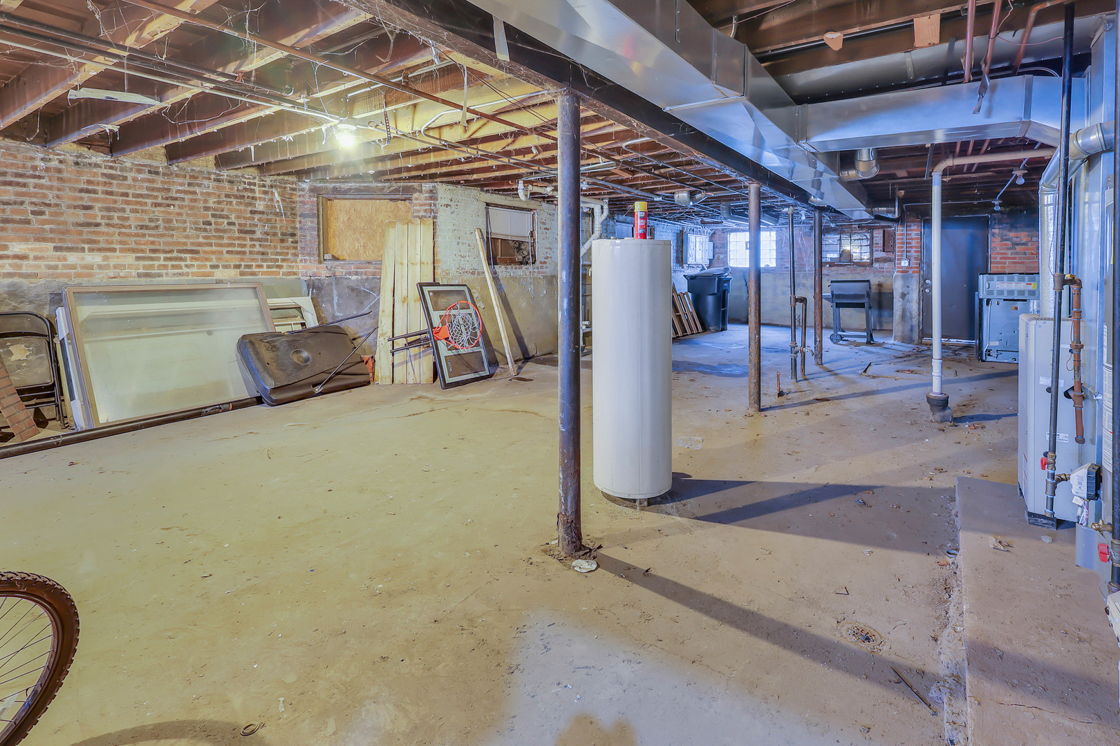 7927 S Langley Avenue Property Photo 4