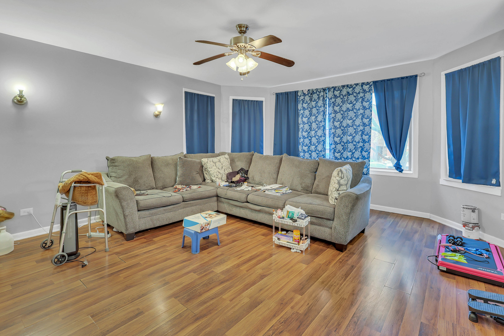 7927 S Langley Avenue Property Photo 12