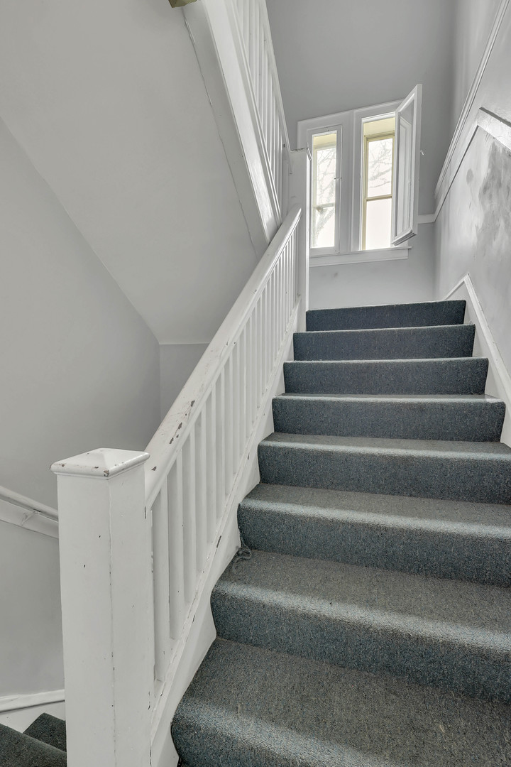 8039 S Marquette Avenue Property Photo 3