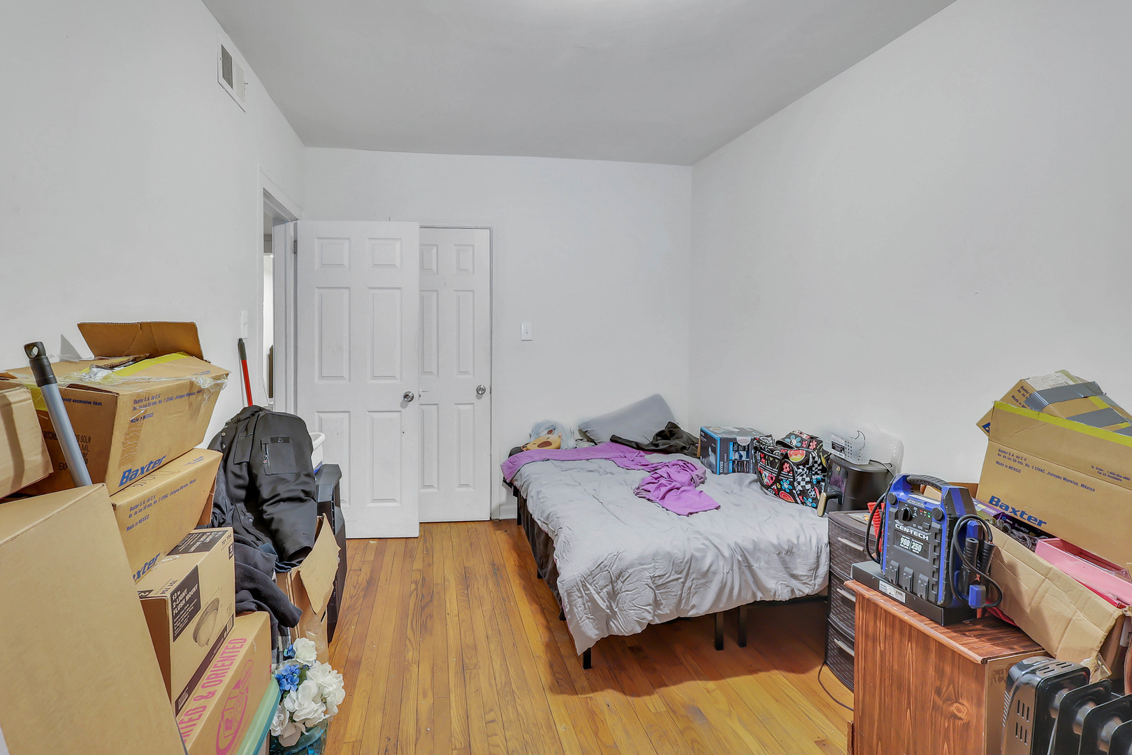 8039 S Marquette Avenue Property Photo 5