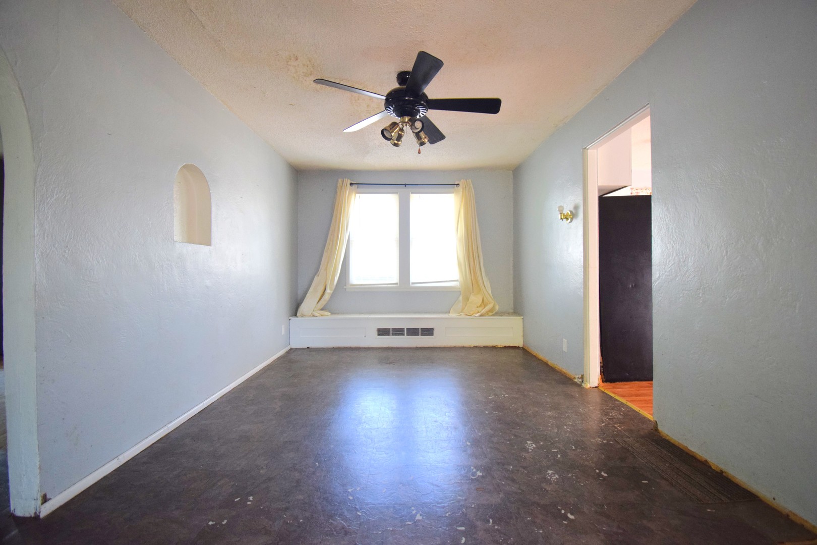 2308 Logan Street Property Photo 9