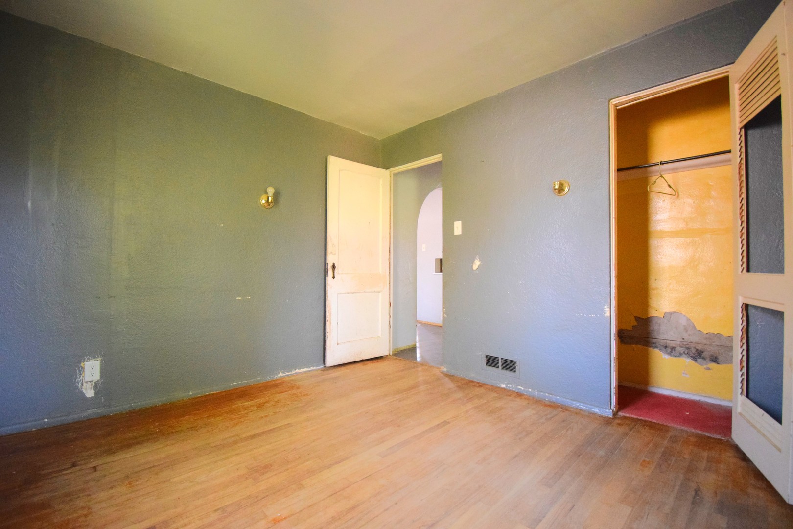 2308 Logan Street Property Photo 17