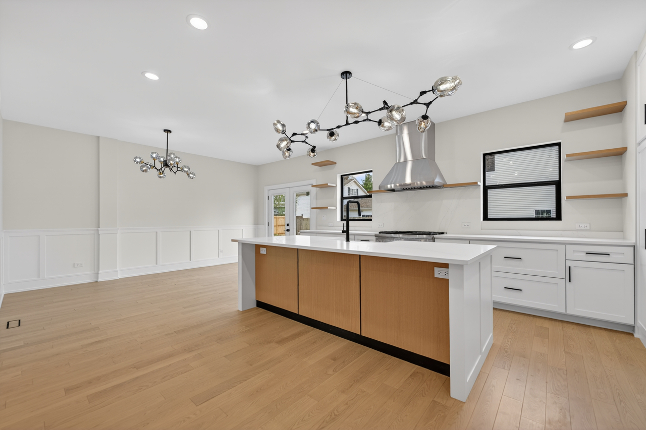 1634 63rd Street Property Photo 8