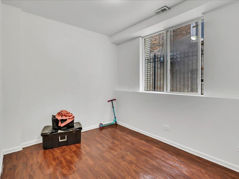 3518 W Lexington Street Property Photo 8