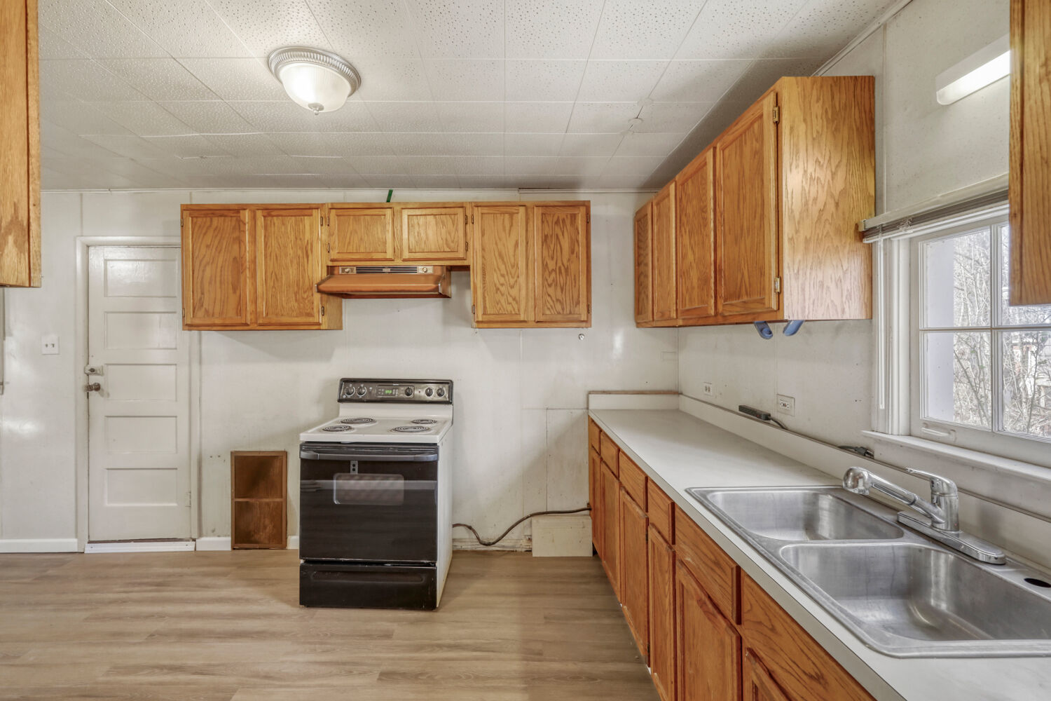 1705 Norfolk Avenue Property Photo 9