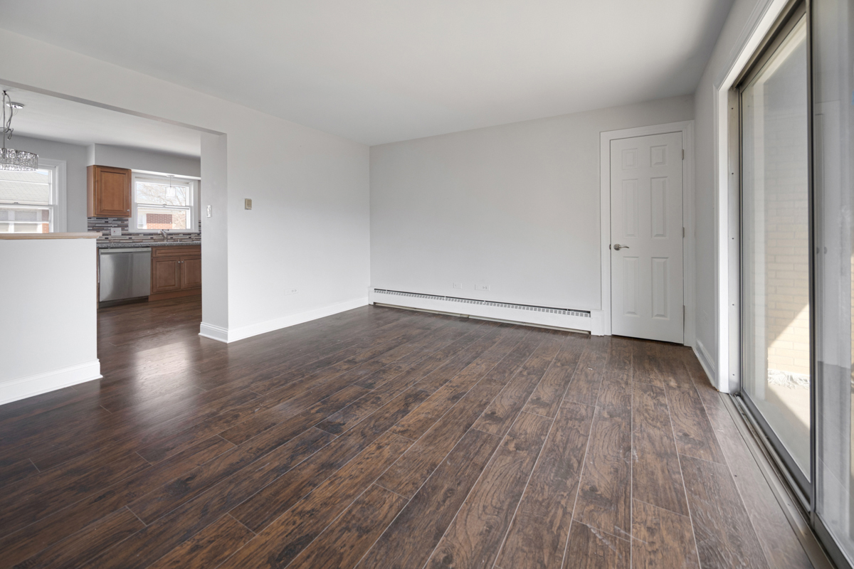 18318 Exchange Avenue 2f Property Photo 3