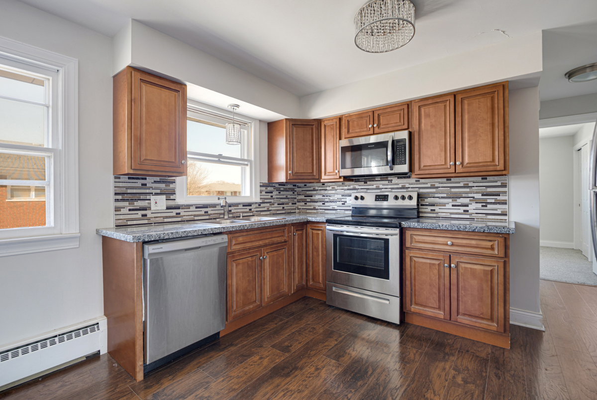 18318 Exchange Avenue 2f Property Photo 9