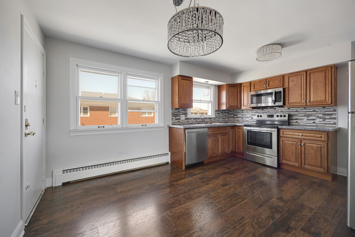 18318 Exchange Avenue 2f Property Photo 10