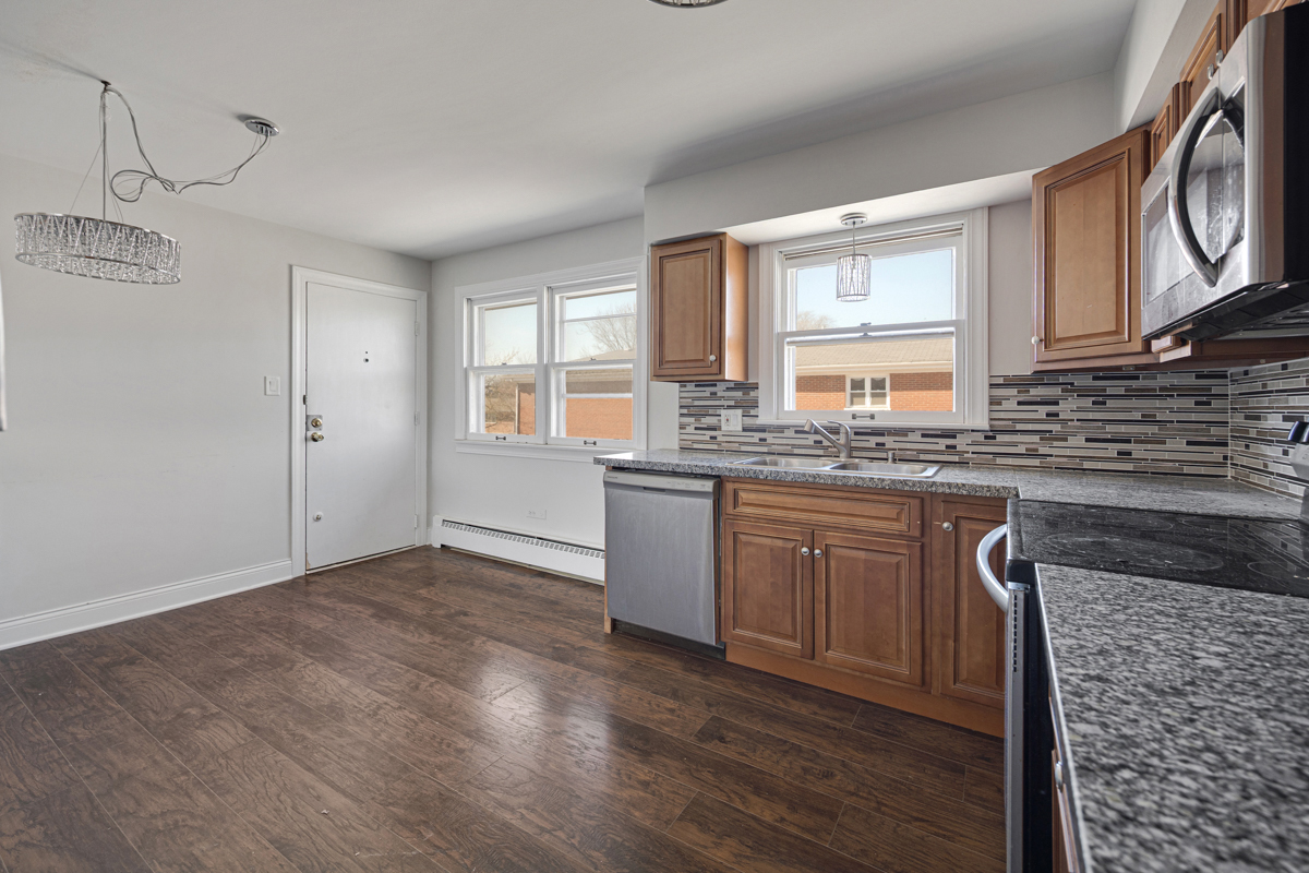 18318 Exchange Avenue 2f Property Photo 13