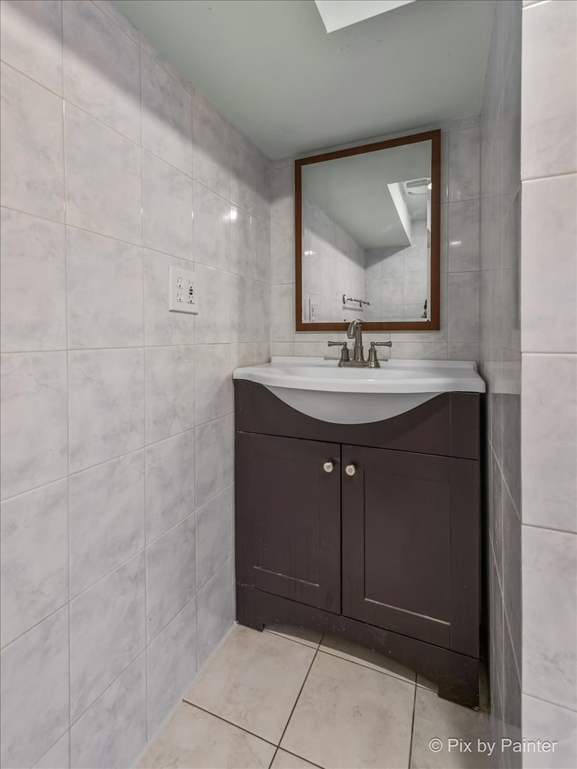 4827 N Harding Avenue Property Photo 28