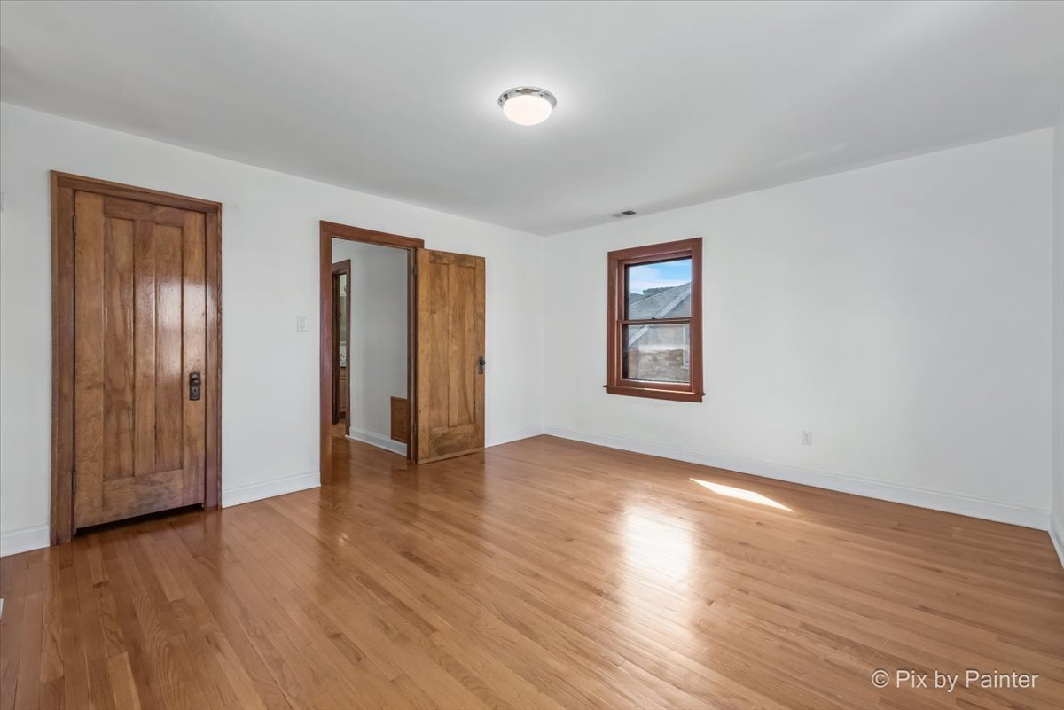 4827 N Harding Avenue Property Photo 29