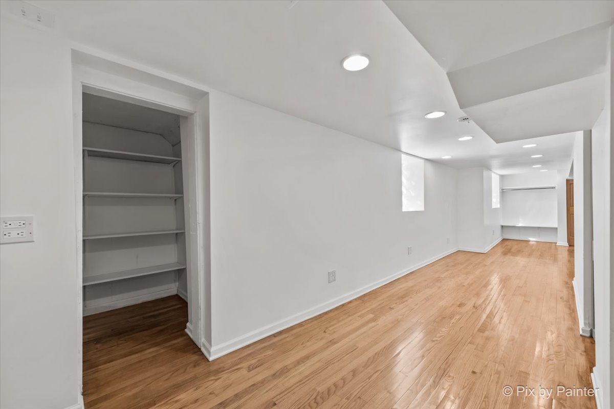 4827 N Harding Avenue Property Photo 35