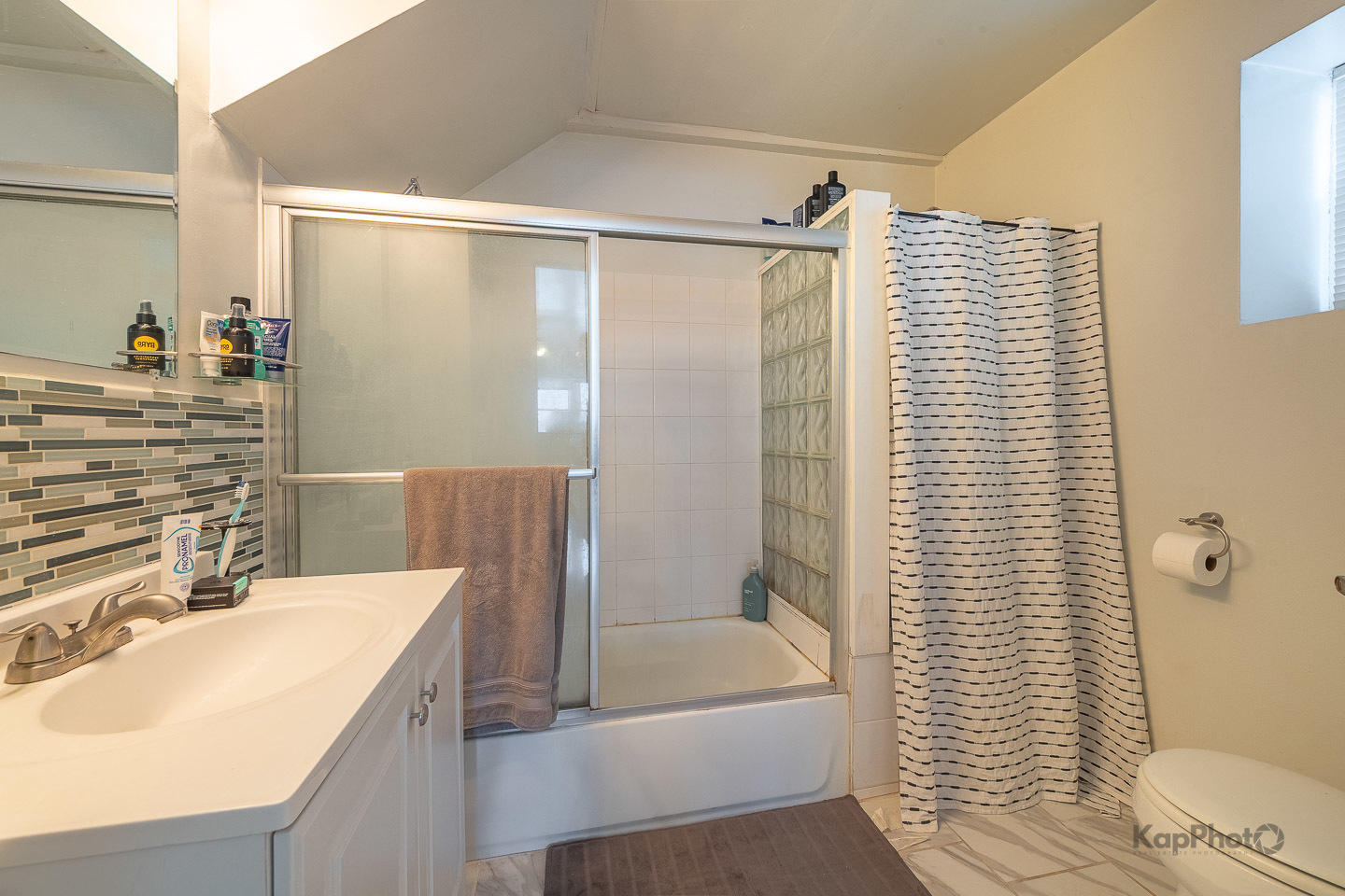 958 N Honore Street Property Photo 8