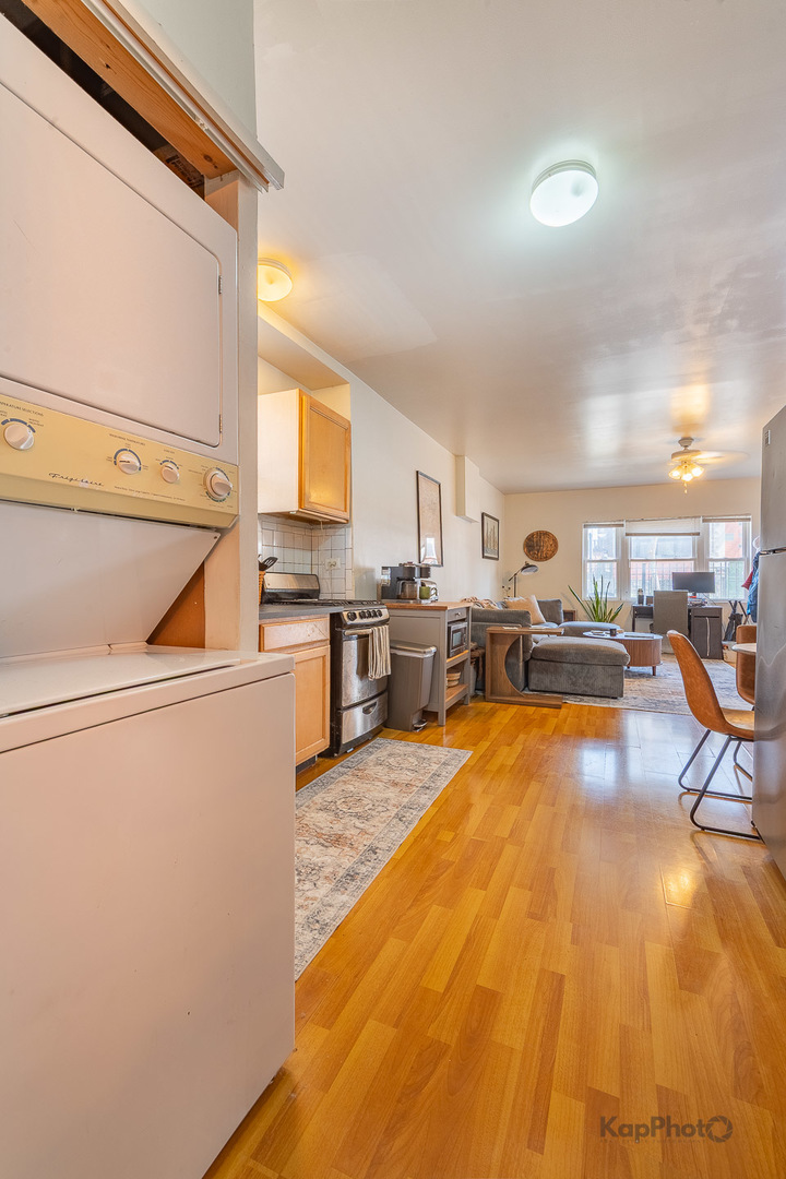 958 N Honore Street Property Photo 9