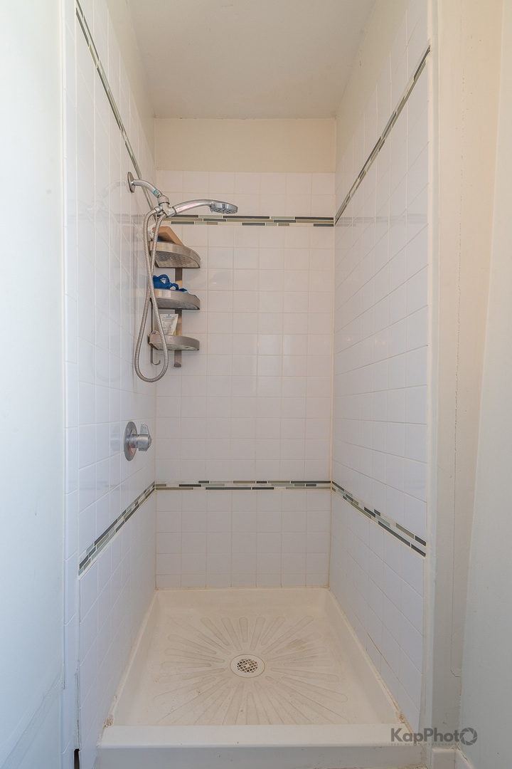 958 N Honore Street Property Photo 17