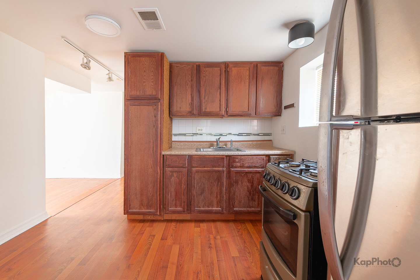 958 N Honore Street Property Photo 33