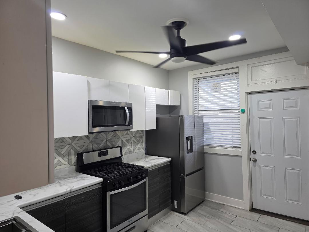 7331 S Dante Avenue 2 Property Photo 3