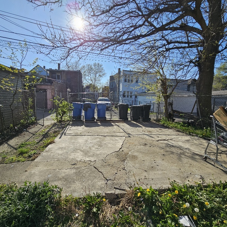 212 N Leamington Avenue Property Photo 6