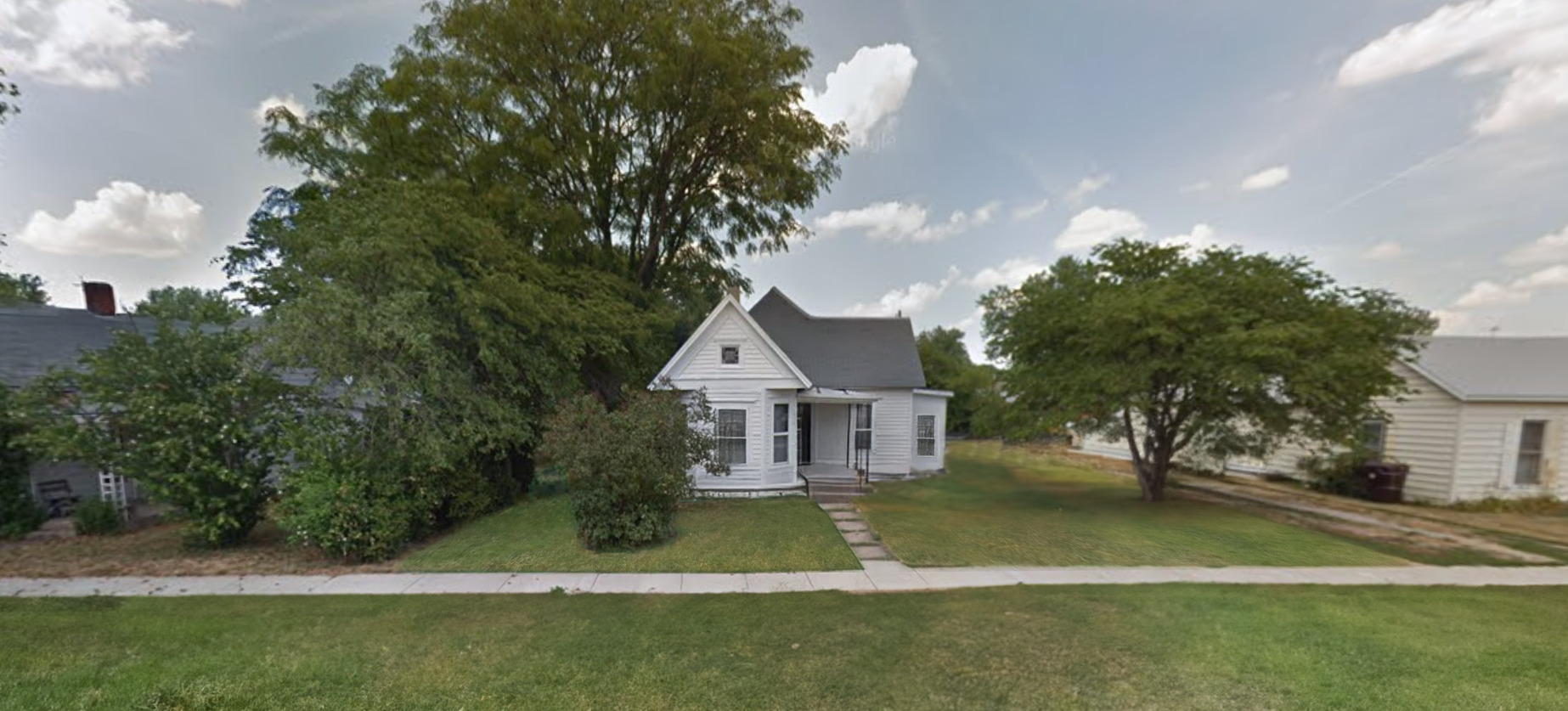 718 Superior Street Property Photo 1