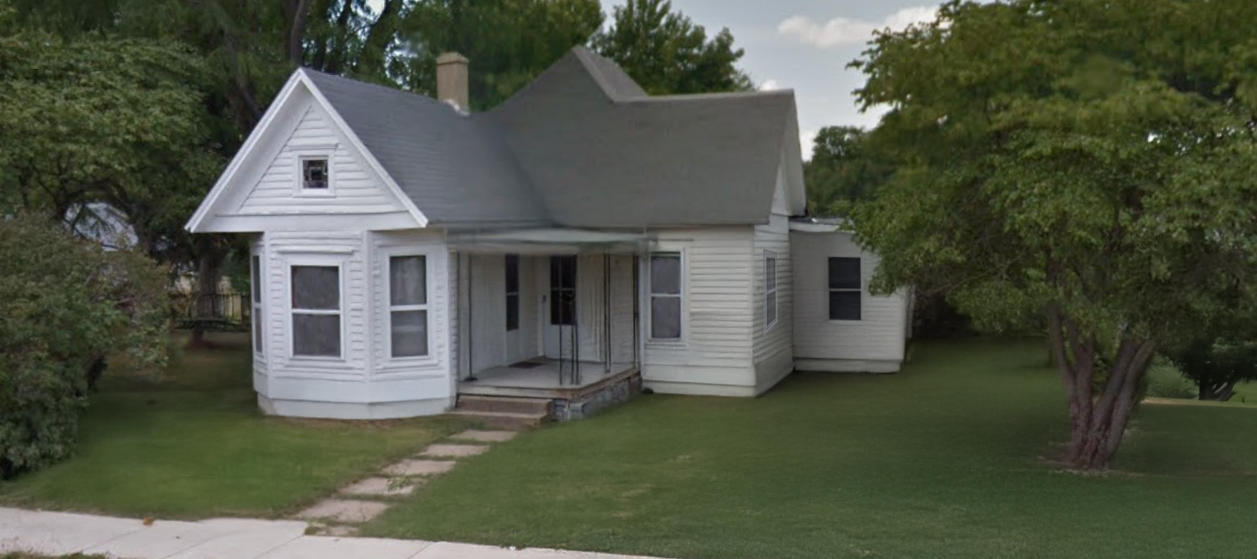 718 Superior Street Property Photo 3