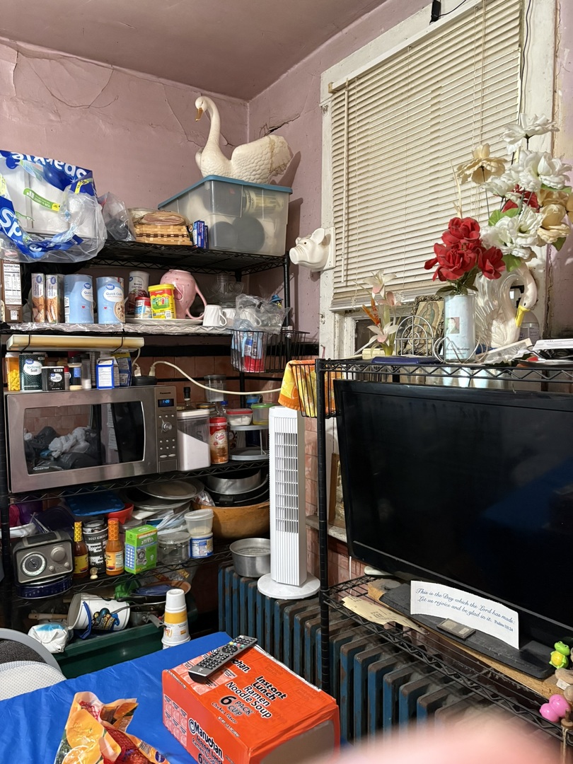 8750 S Exchange Avenue Property Photo 5