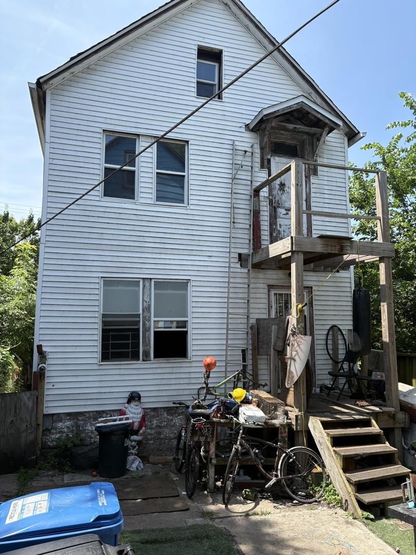 8750 S Exchange Avenue Property Photo 8