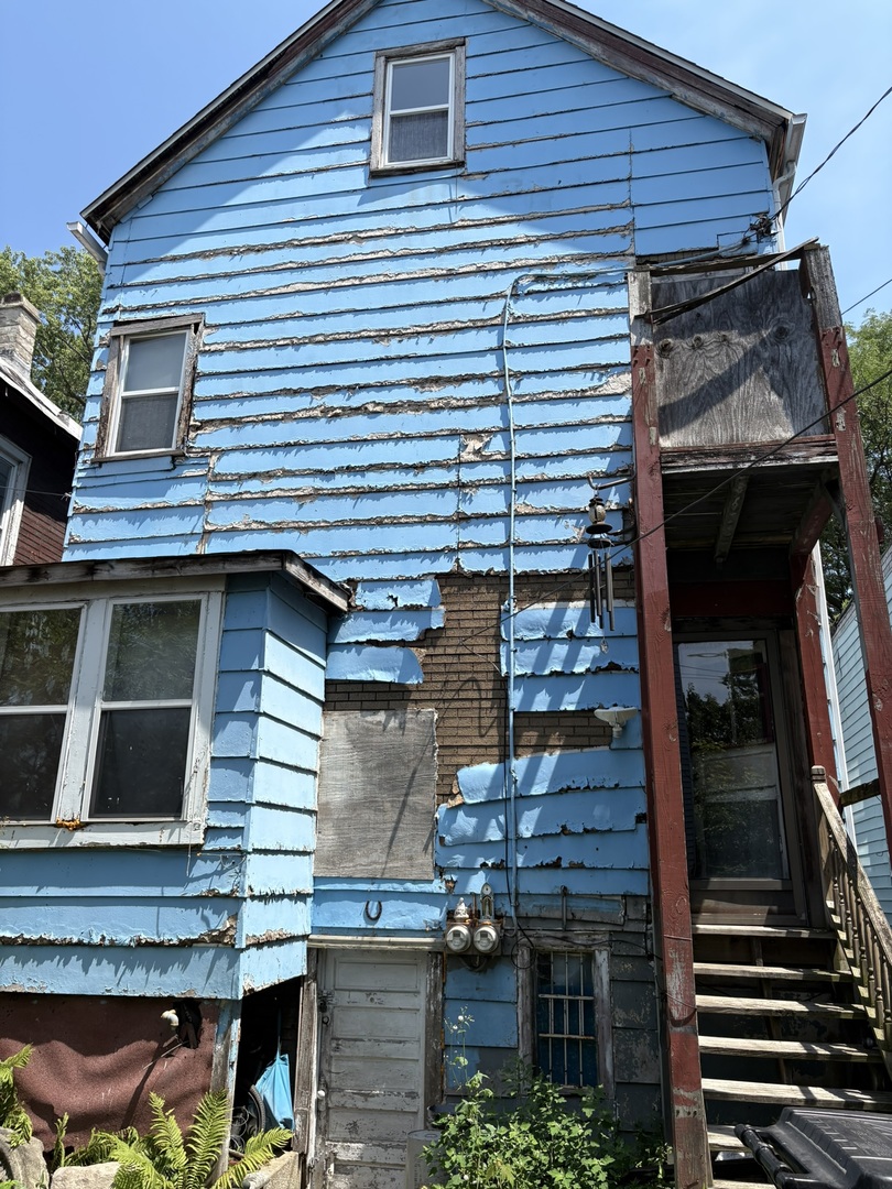 8750 S Exchange Avenue Property Photo 9