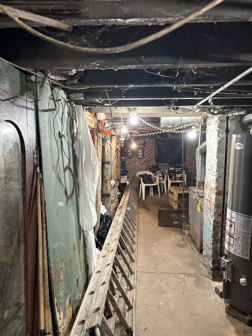 8750 S Exchange Avenue Property Photo 10