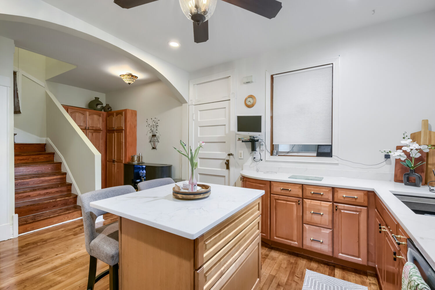 2231 N Lawndale Avenue Property Photo 10