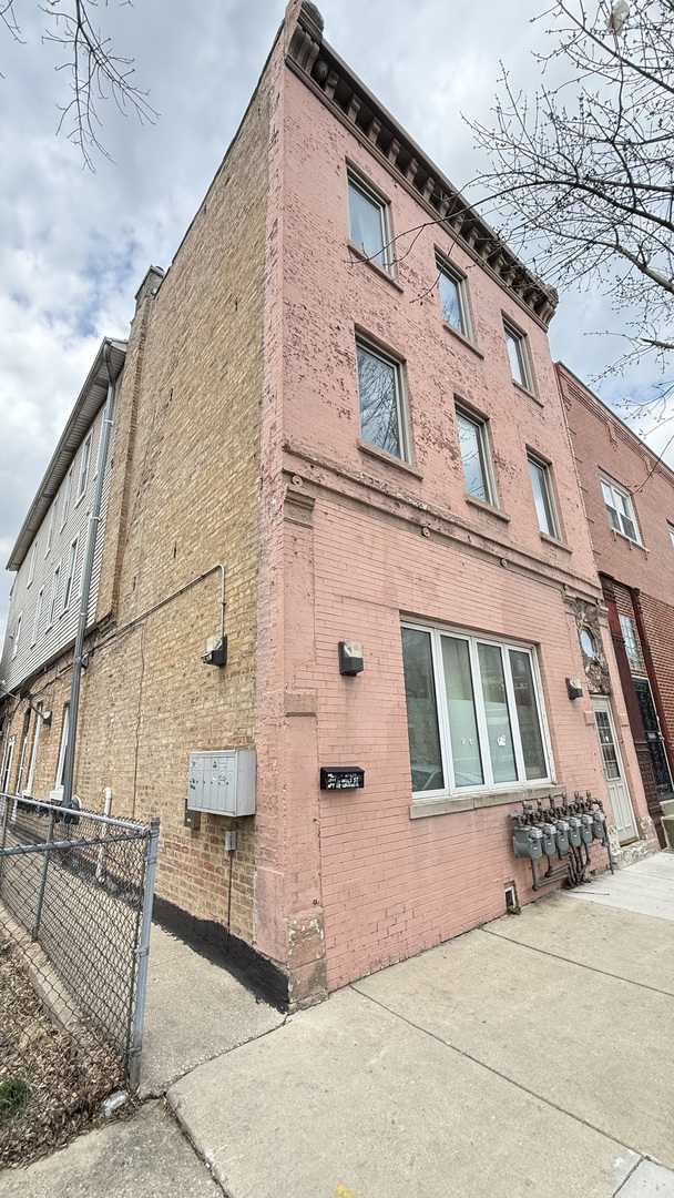 2904 S Wells Street Property Photo 2