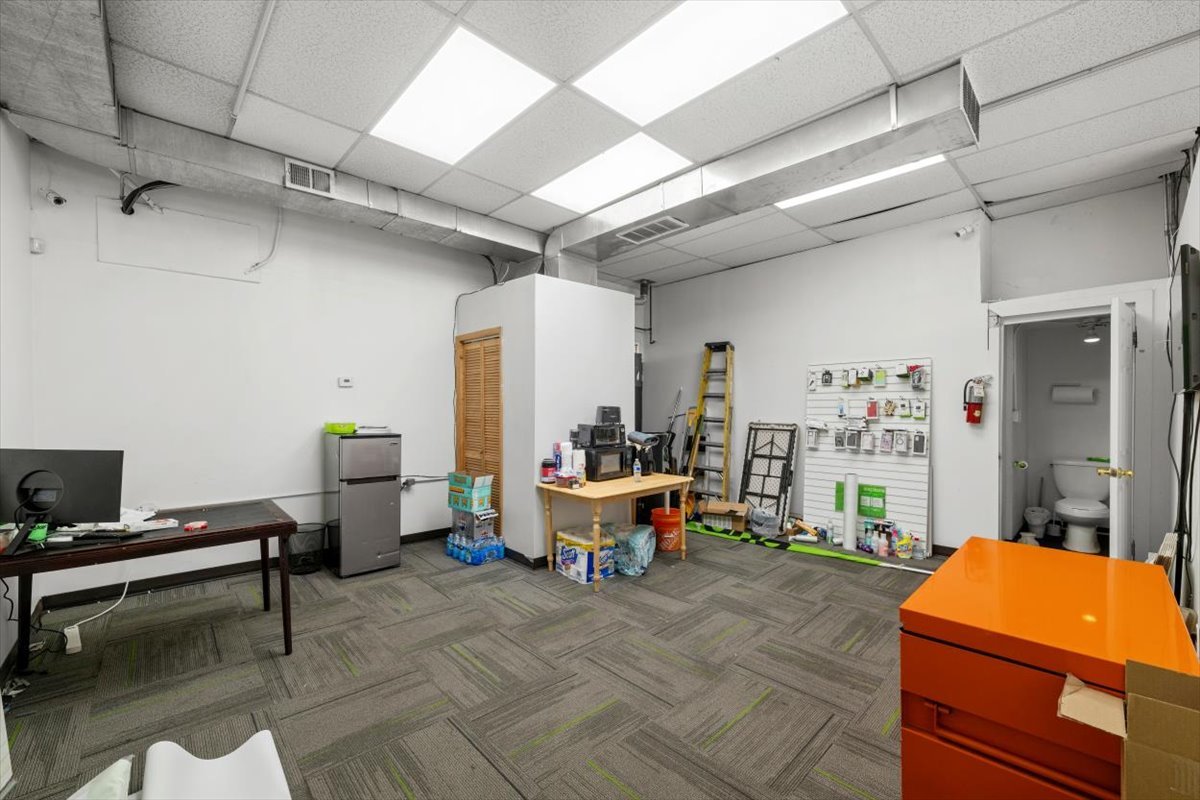 1725 S Ashland Avenue Property Photo 14
