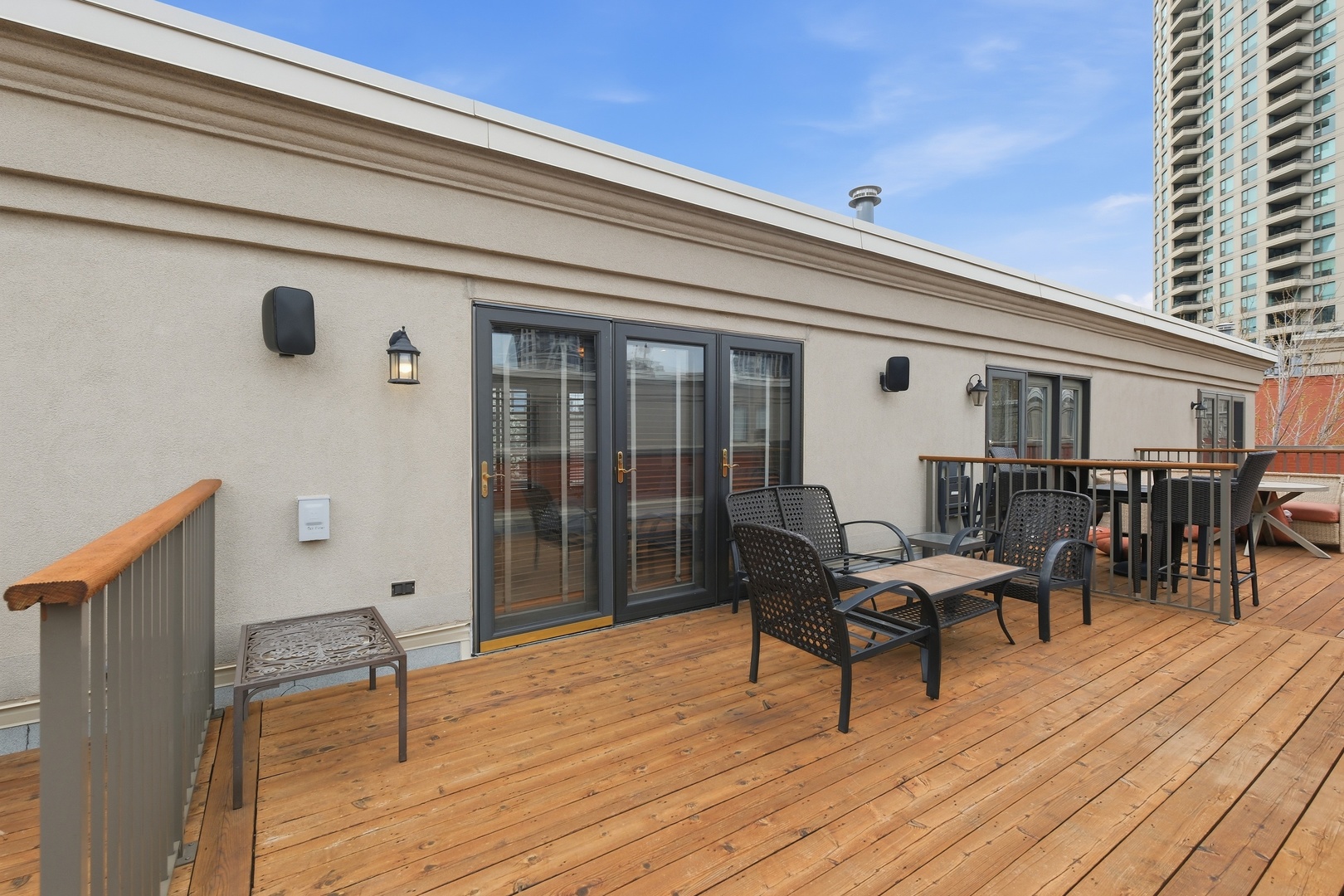 449 N Clinton Street Property Photo 16