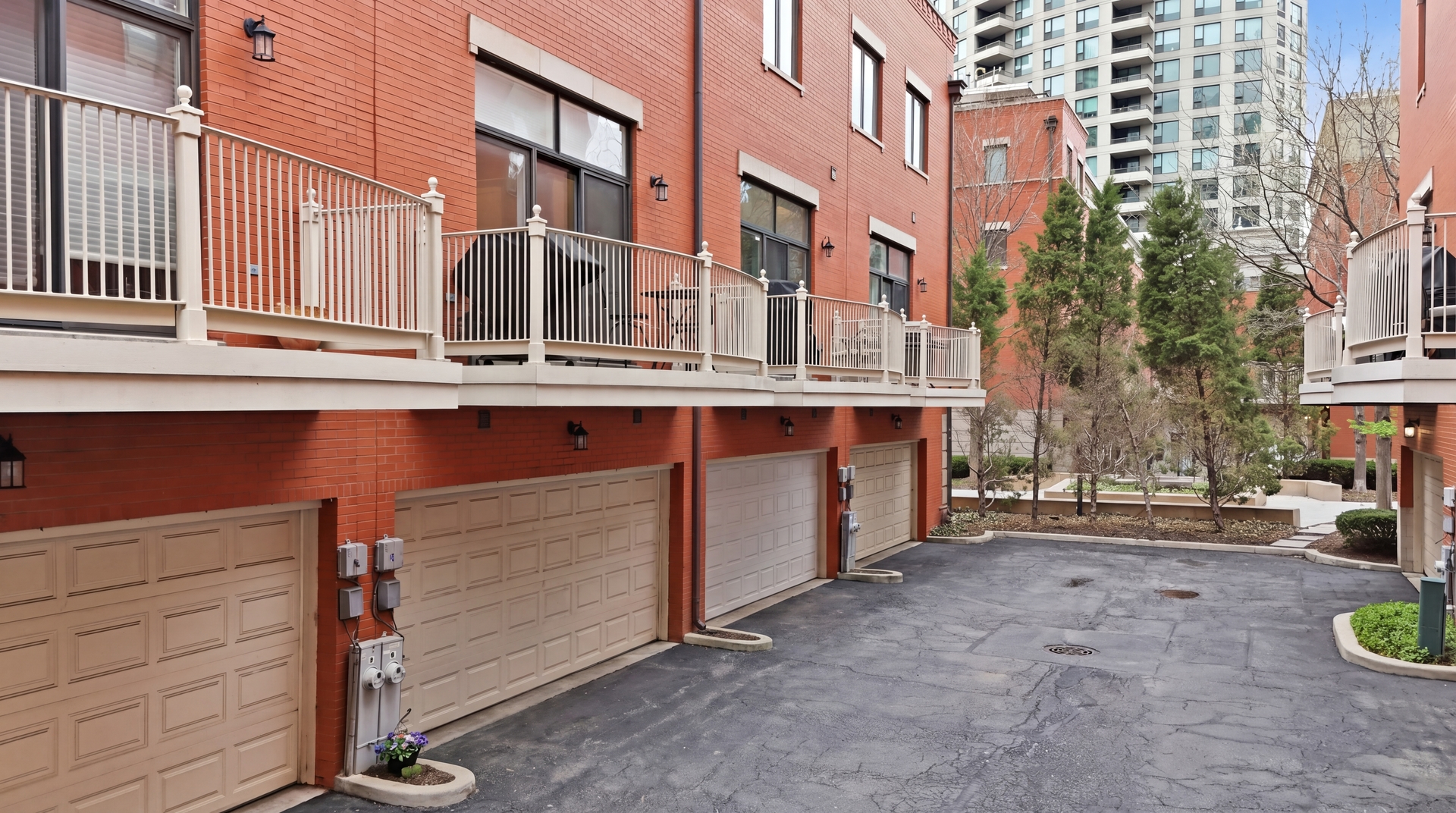 449 N Clinton Street Property Photo 17