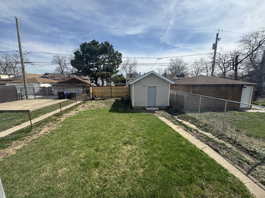 8445 S May Street Property Photo 20