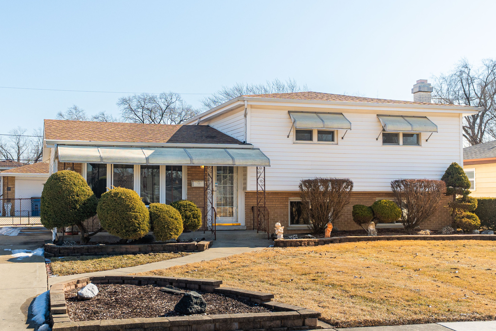 423 S Yale Avenue Property Photo 1