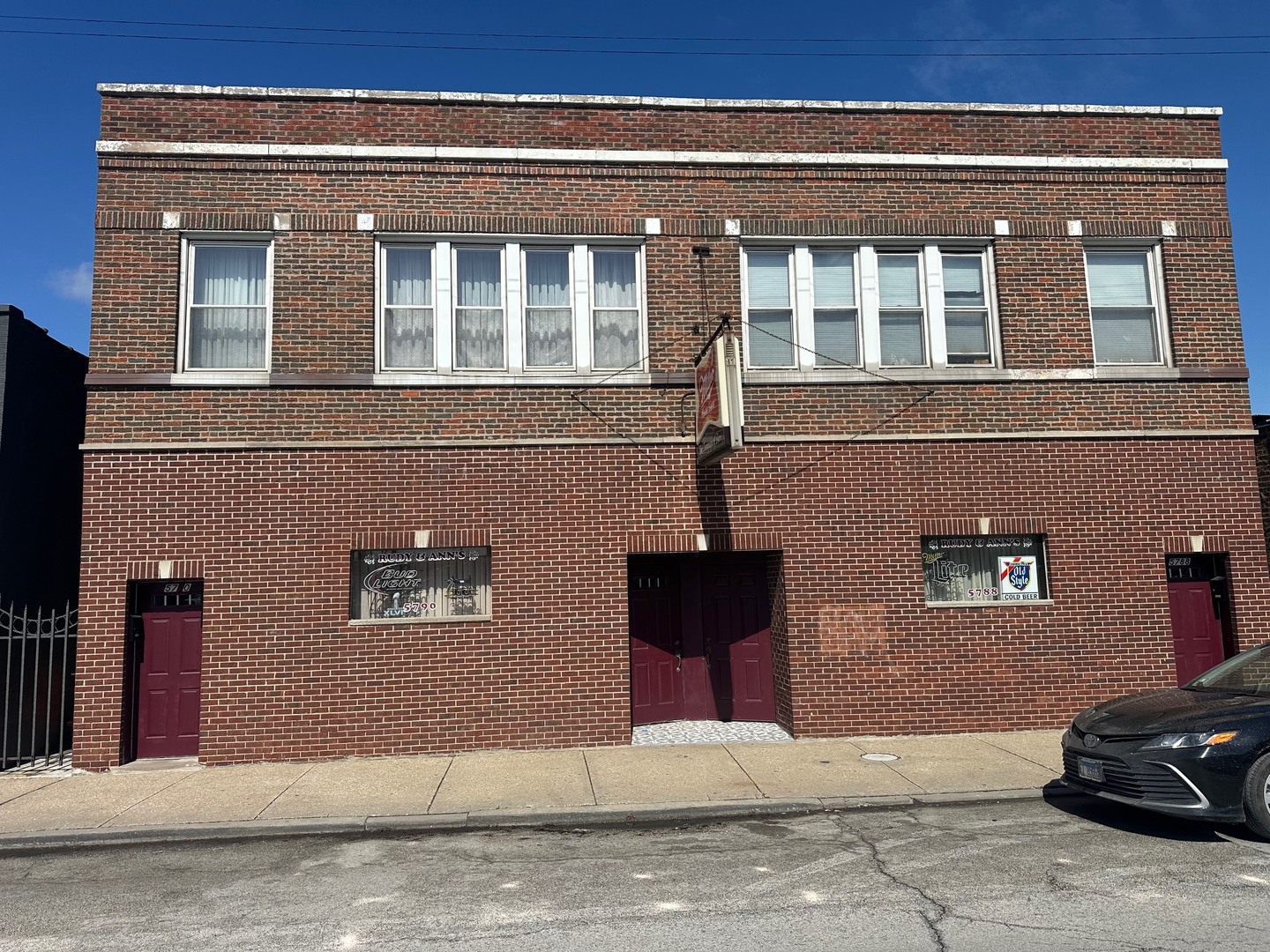 5788 S Archer Avenue Property Photo 1