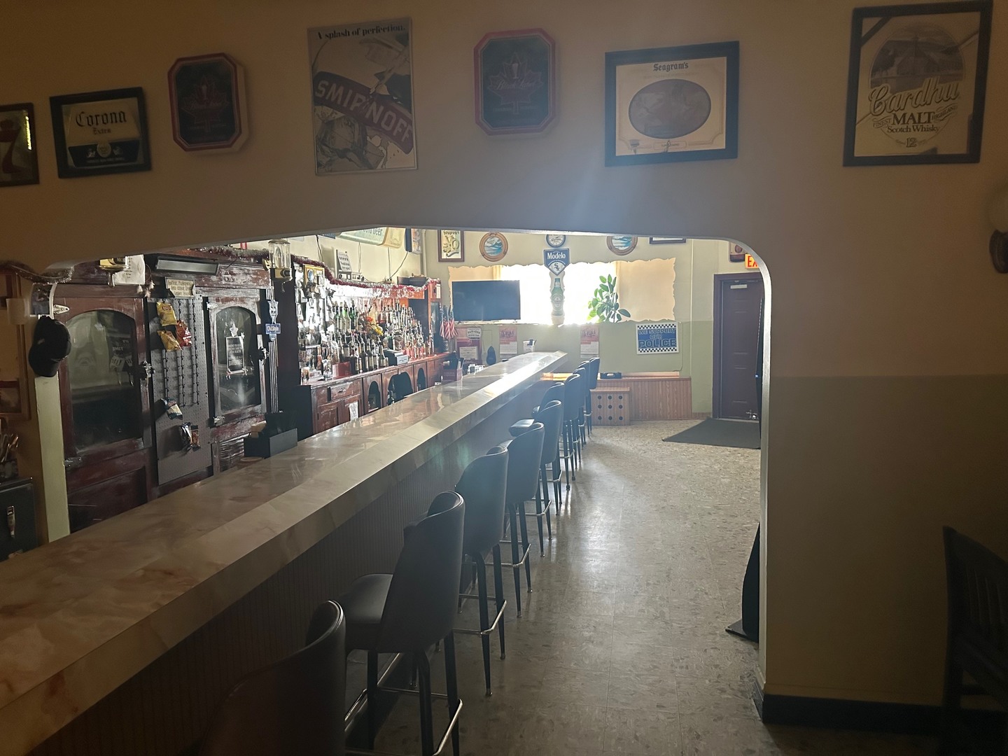 5788 S Archer Avenue Property Photo 4