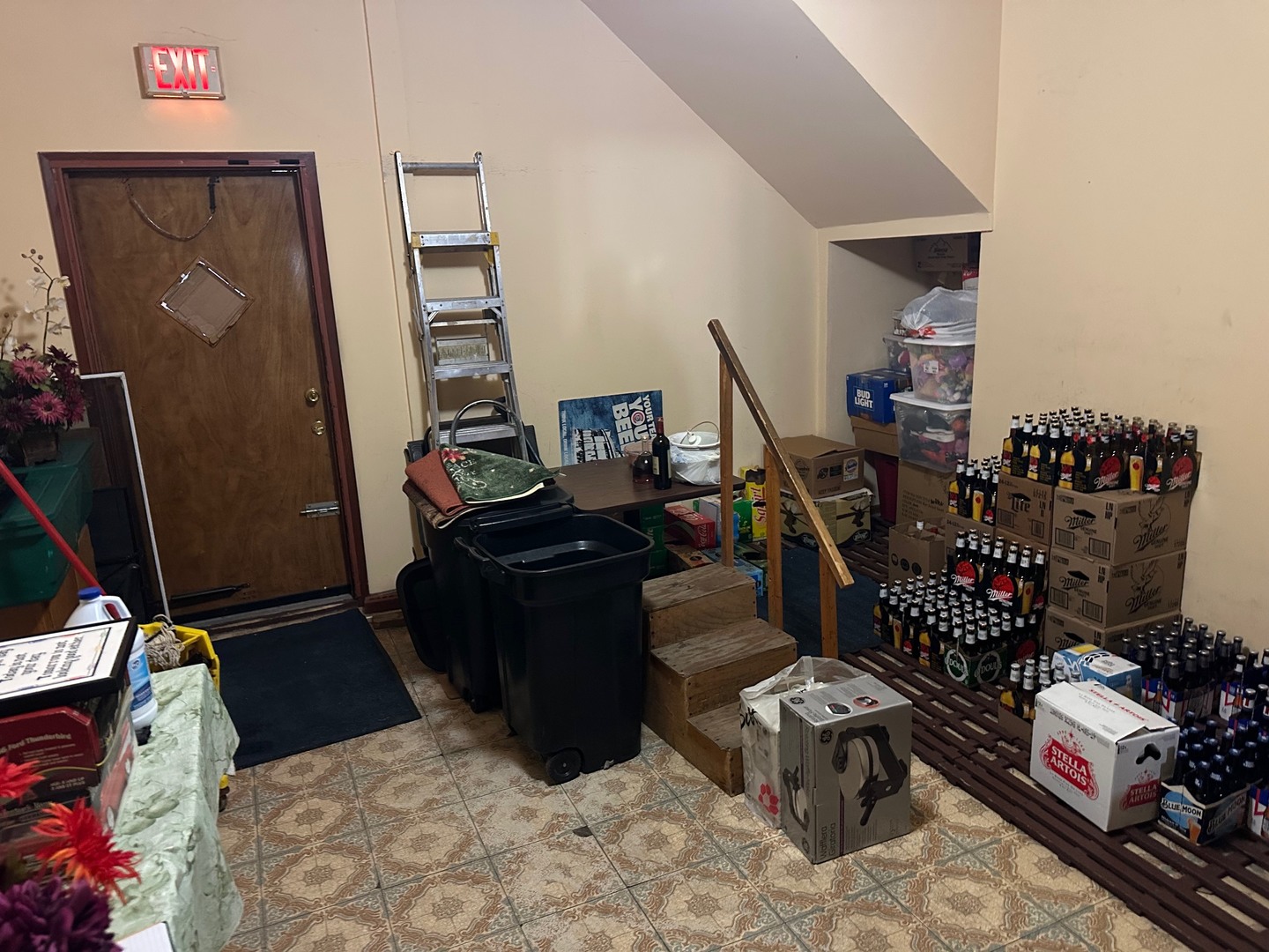 5788 S Archer Avenue Property Photo 11