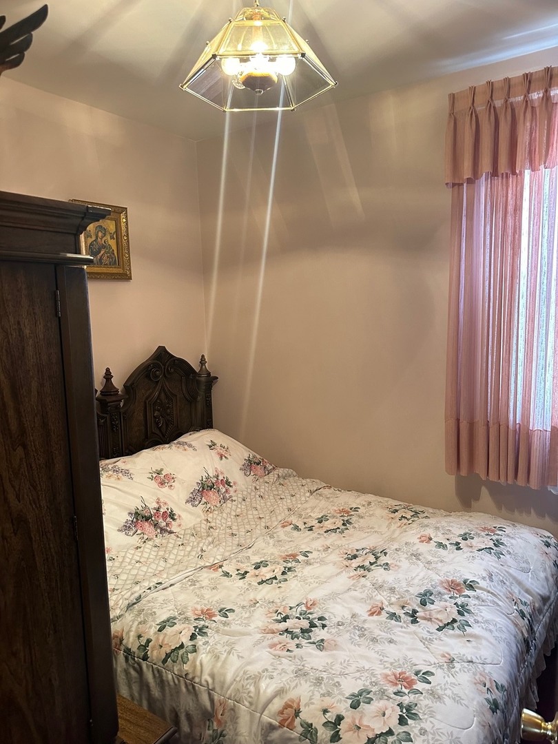 5788 S Archer Avenue Property Photo 16
