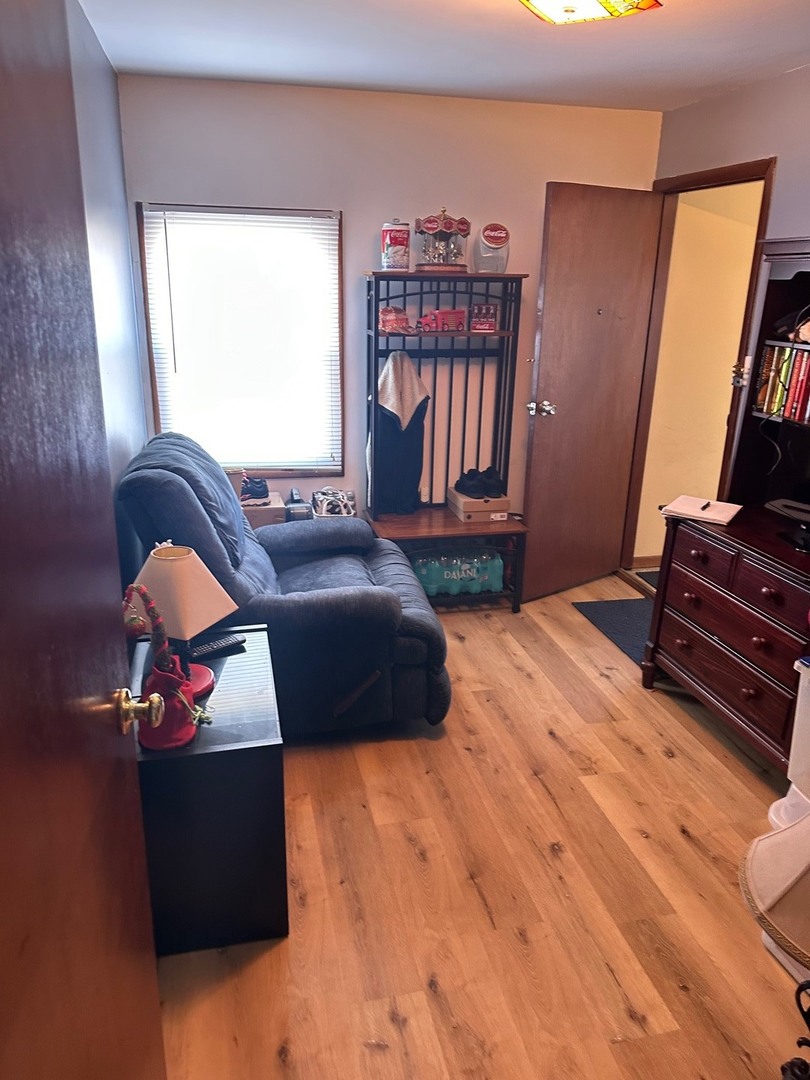 5788 S Archer Avenue Property Photo 23