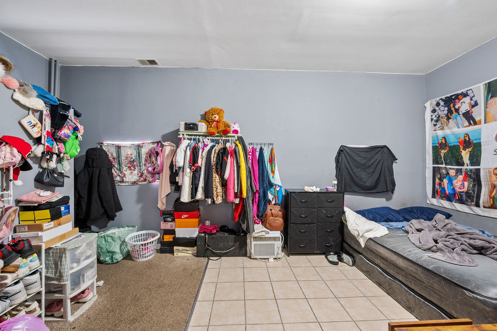 8420 S Burley Avenue Property Photo 6