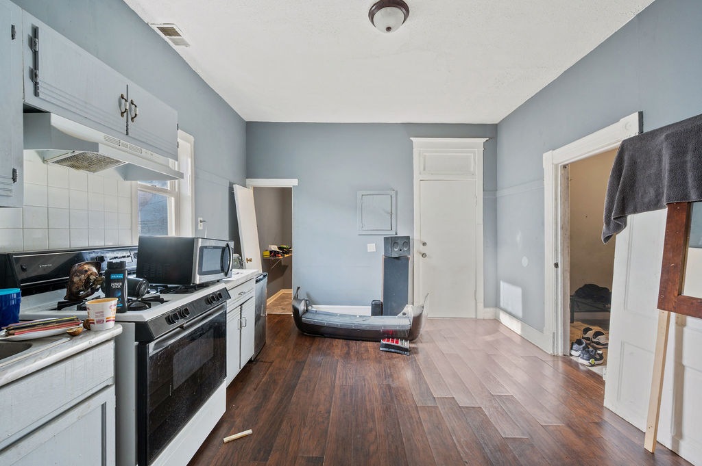 8420 S Burley Avenue Property Photo 14