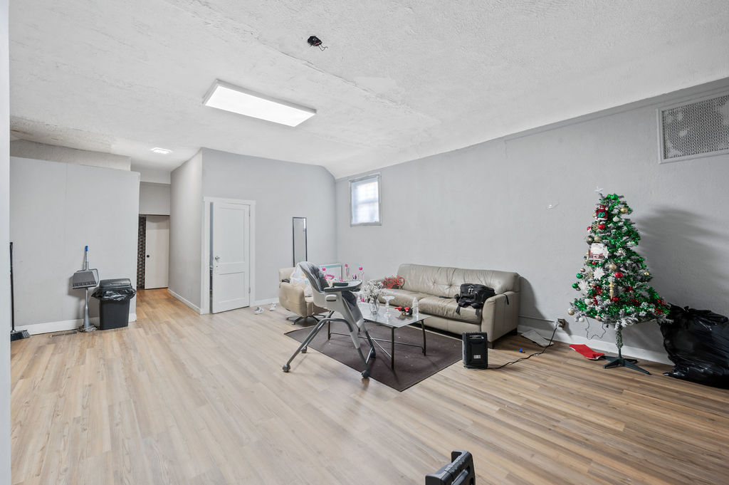 8420 S Burley Avenue Property Photo 26