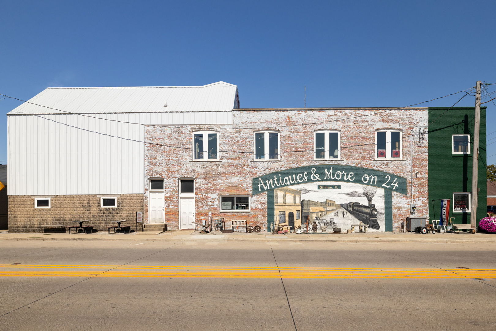 126 S Main Street Property Photo 3