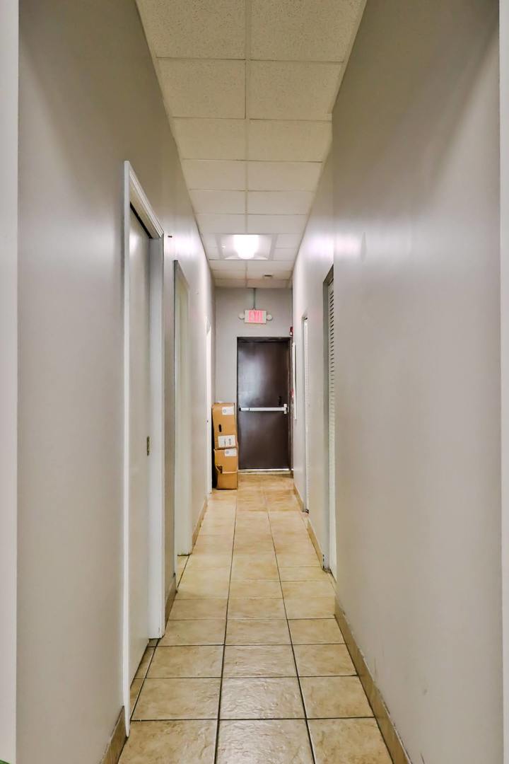 1544 N Mannheim Road Property Photo 15