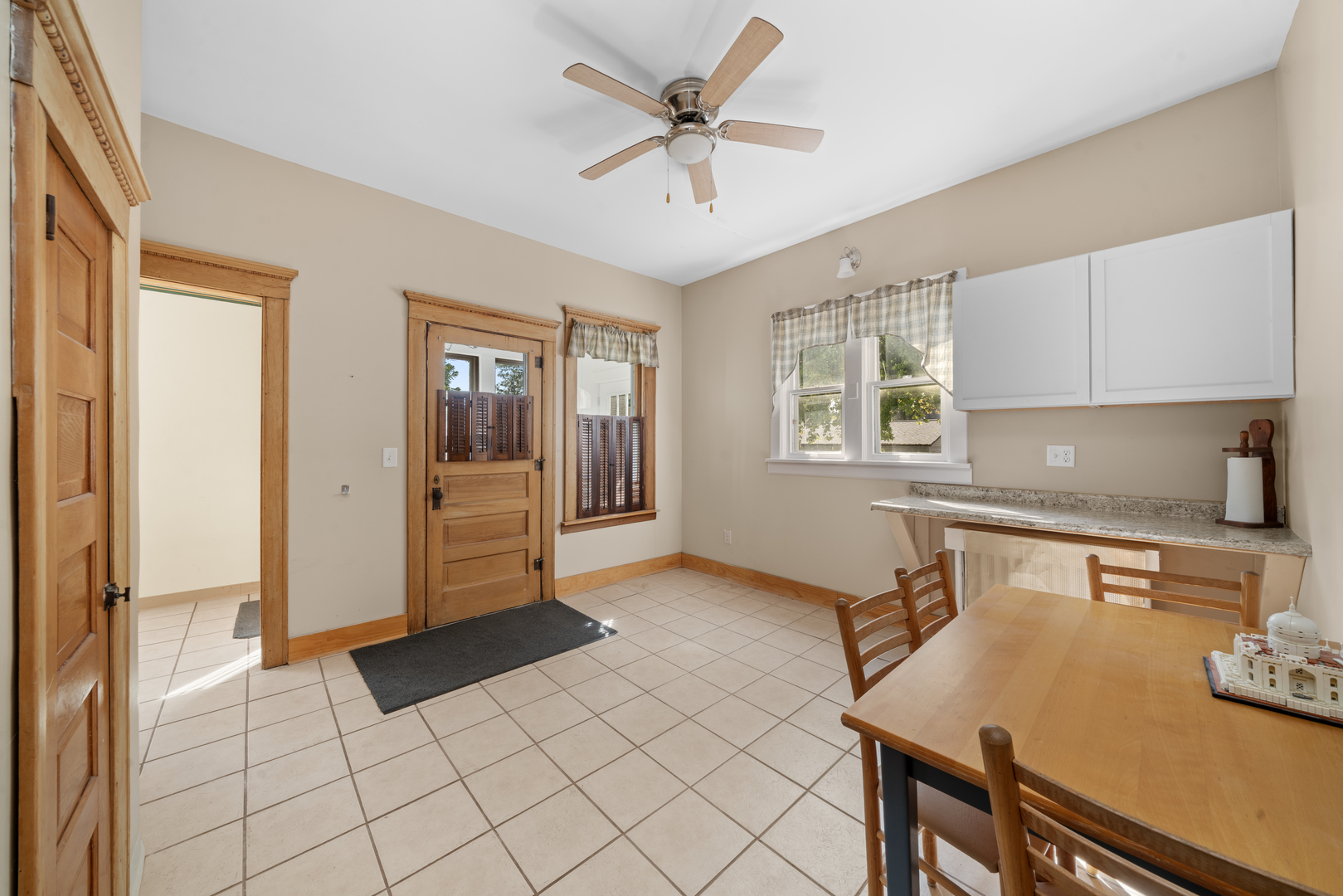 407 Ottawa Street Property Photo 16