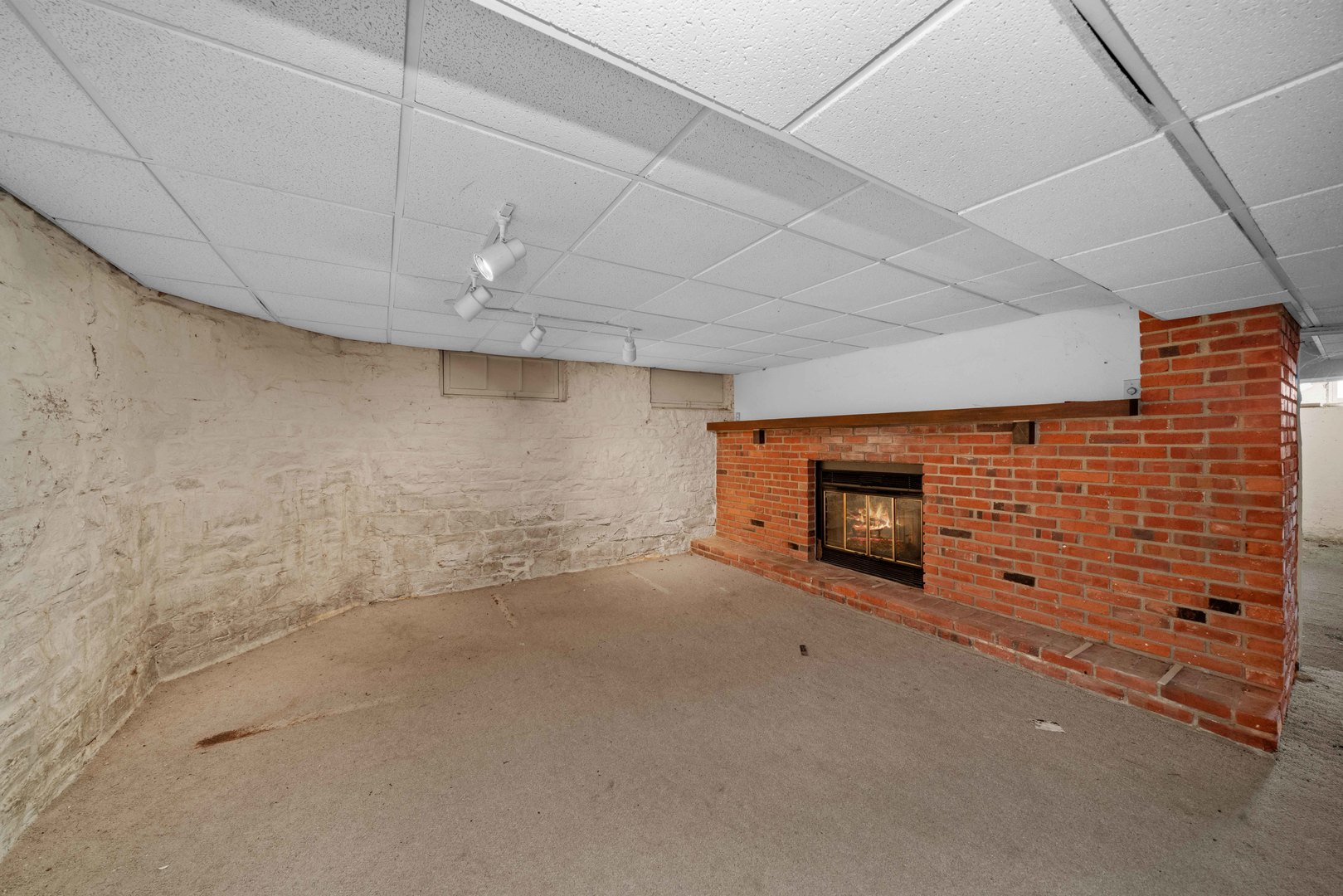 407 Ottawa Street Property Photo 17